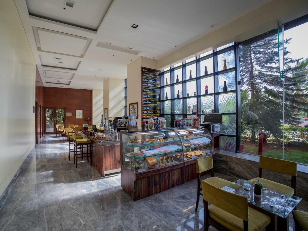 ザ オーキッド ホテル プネー エクステリア 写真 The lobby lounge