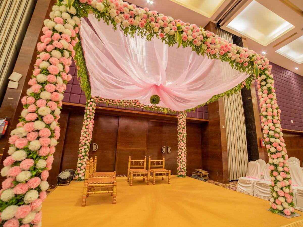 ザ オーキッド ホテル プネー エクステリア 写真 A decorated mandap