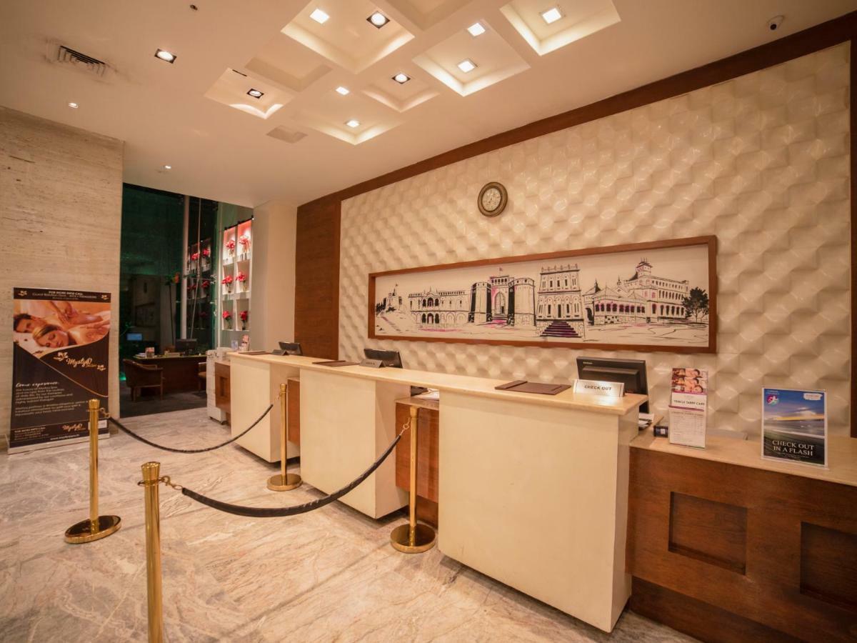ザ オーキッド ホテル プネー エクステリア 写真 Reception