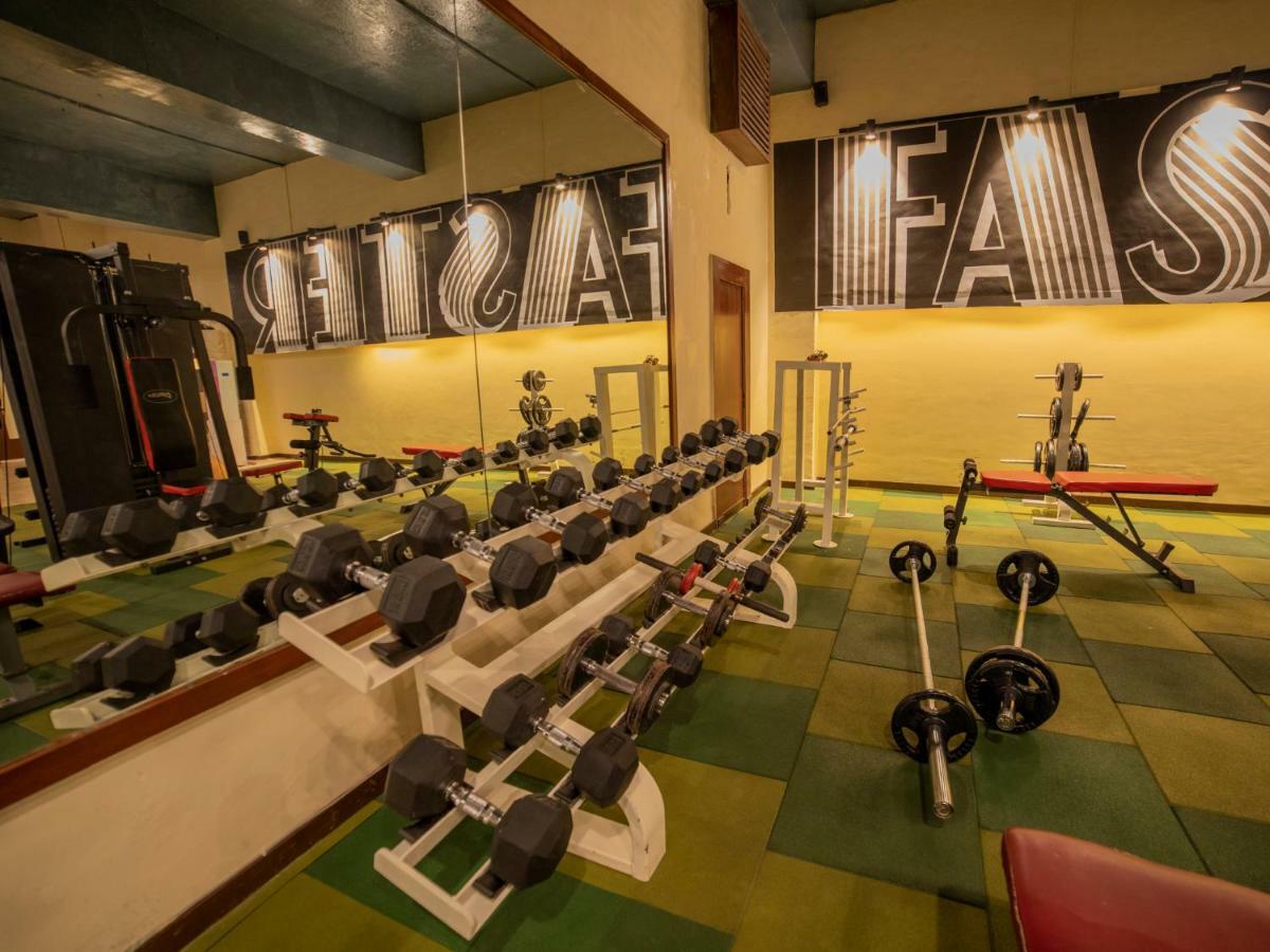 ザ オーキッド ホテル プネー エクステリア 写真 The gym at the hotel